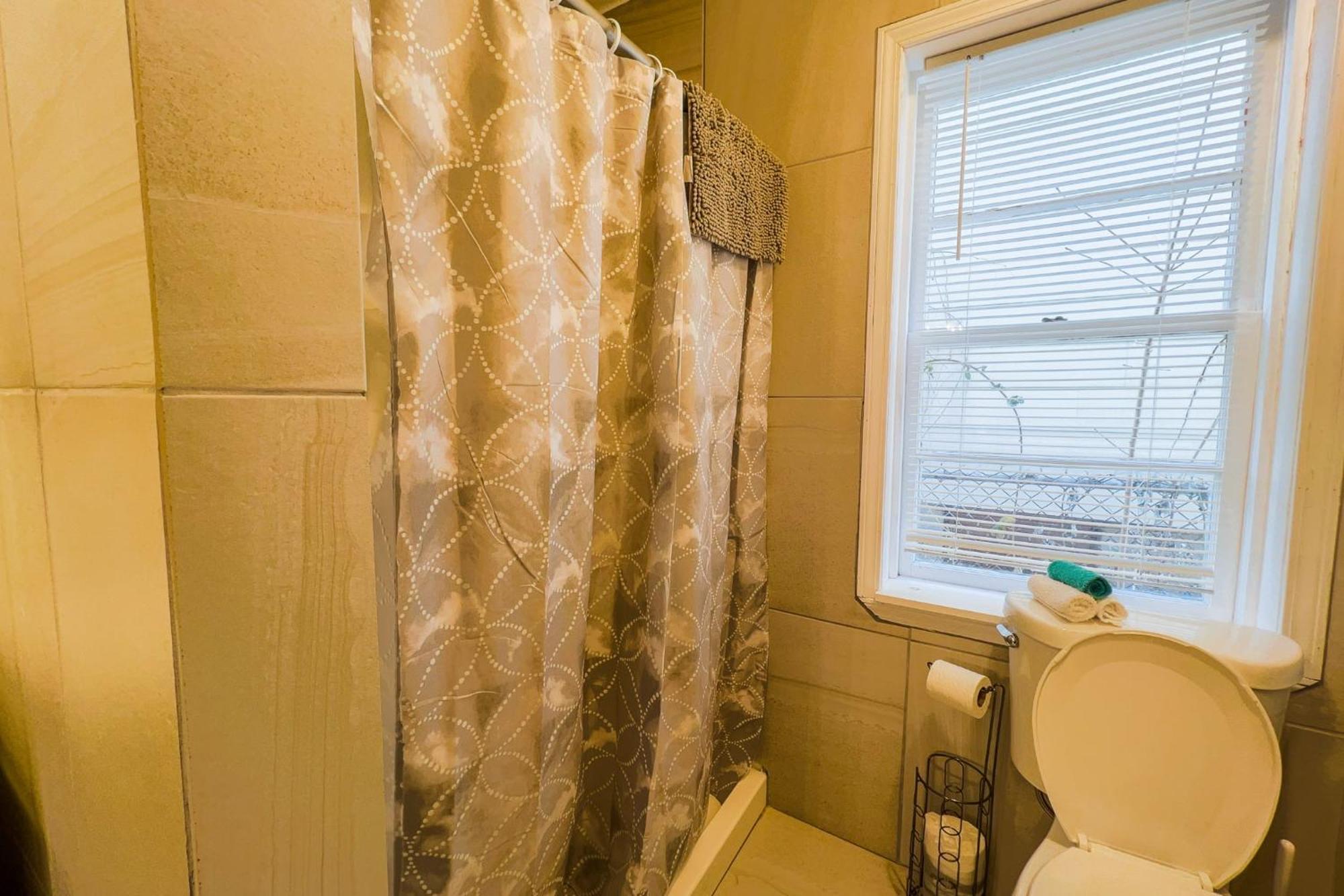 Large 6Br, 6 Bath In The City Of Niagarawatervallen Buitenkant foto