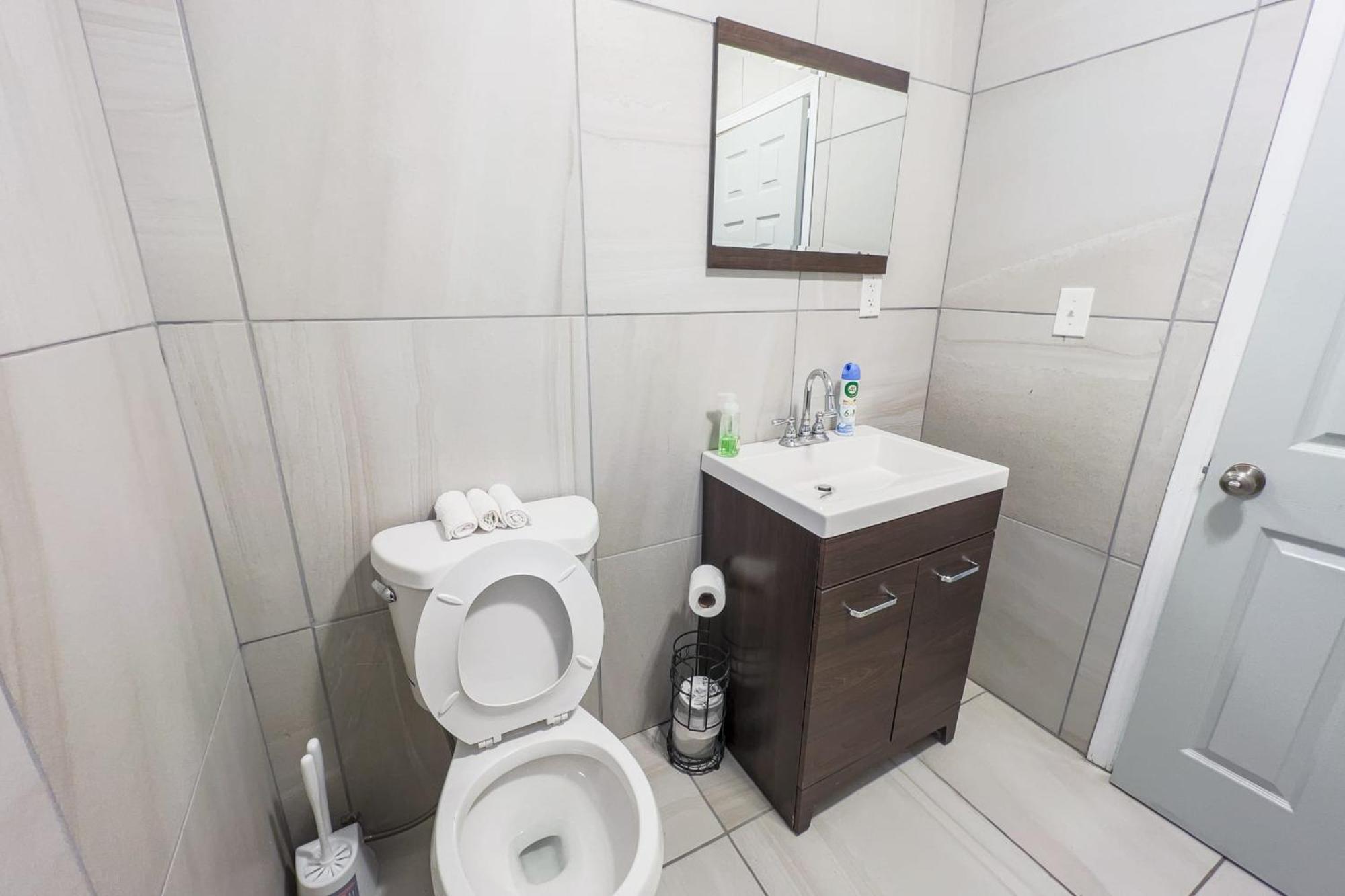 Large 6Br, 6 Bath In The City Of Niagarawatervallen Buitenkant foto