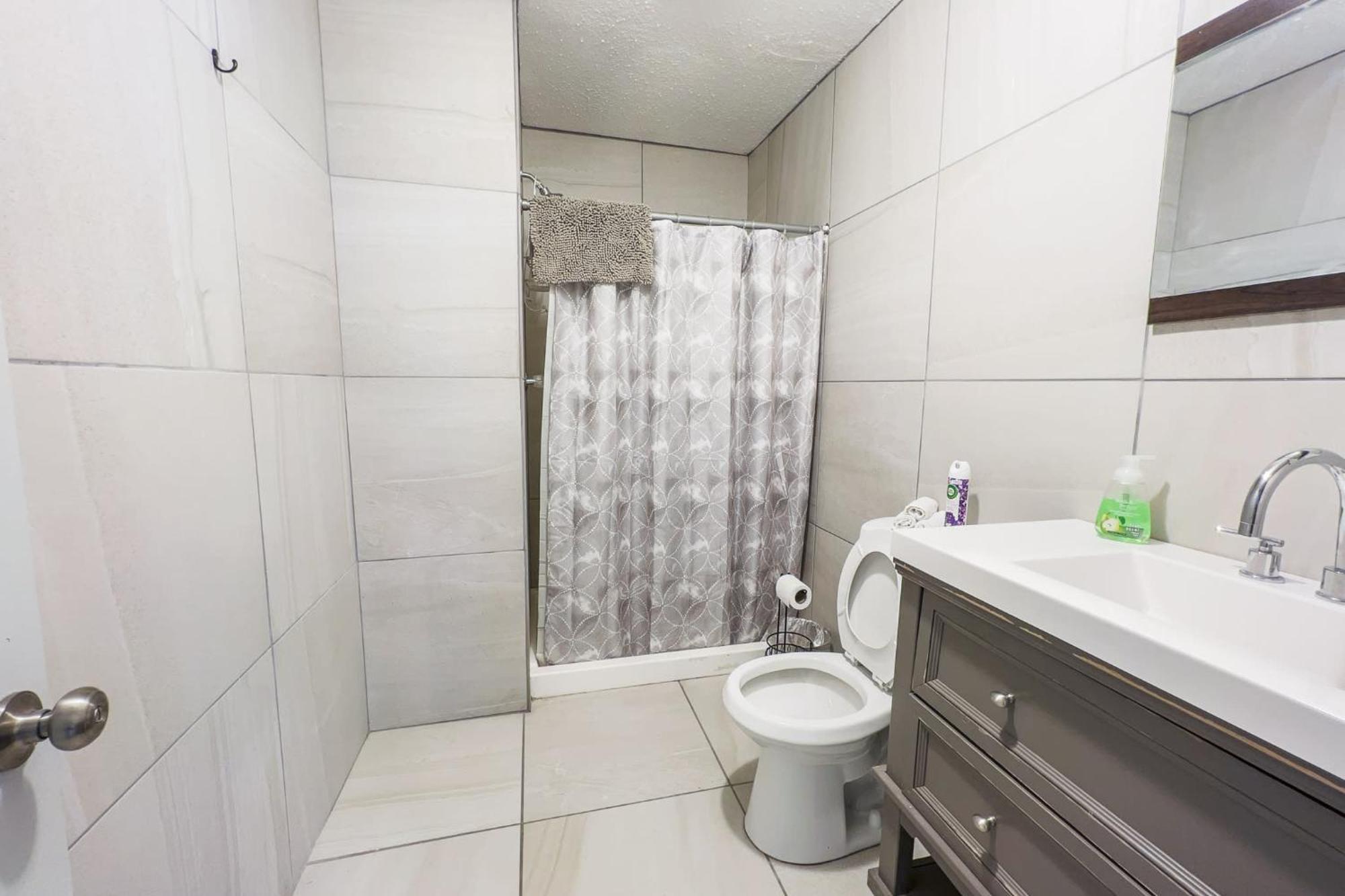 Large 6Br, 6 Bath In The City Of Niagarawatervallen Buitenkant foto